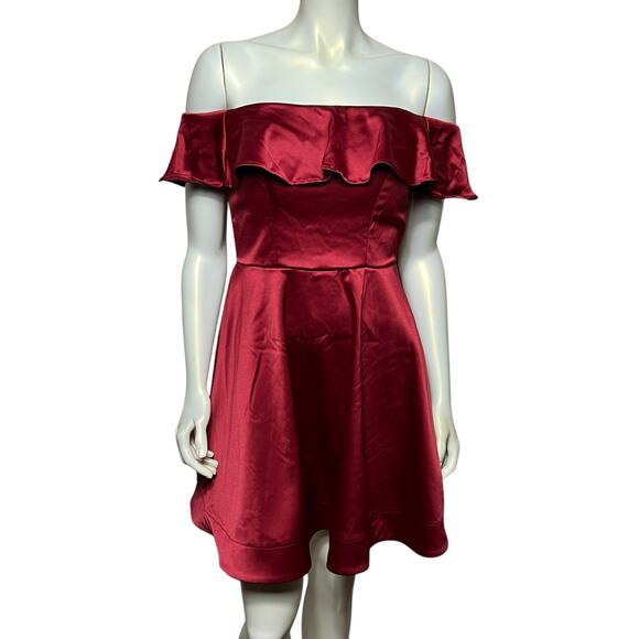 Off-Shoulder Satin Dress with Ruffle Detail in Burgundy, Size 7 - Picture 9 of 9